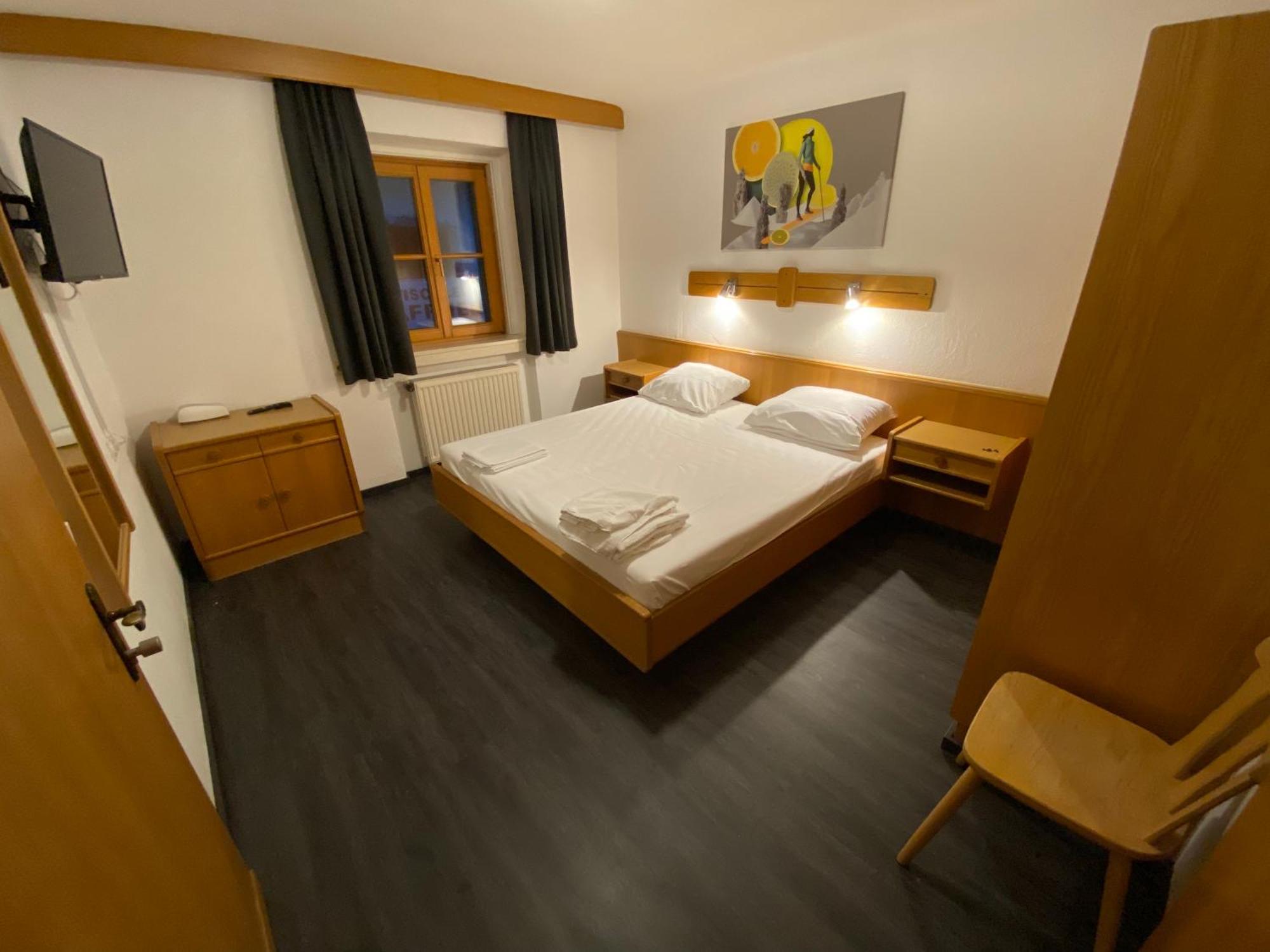 Twenty Seven City Hotel 滨湖采尔 外观 照片