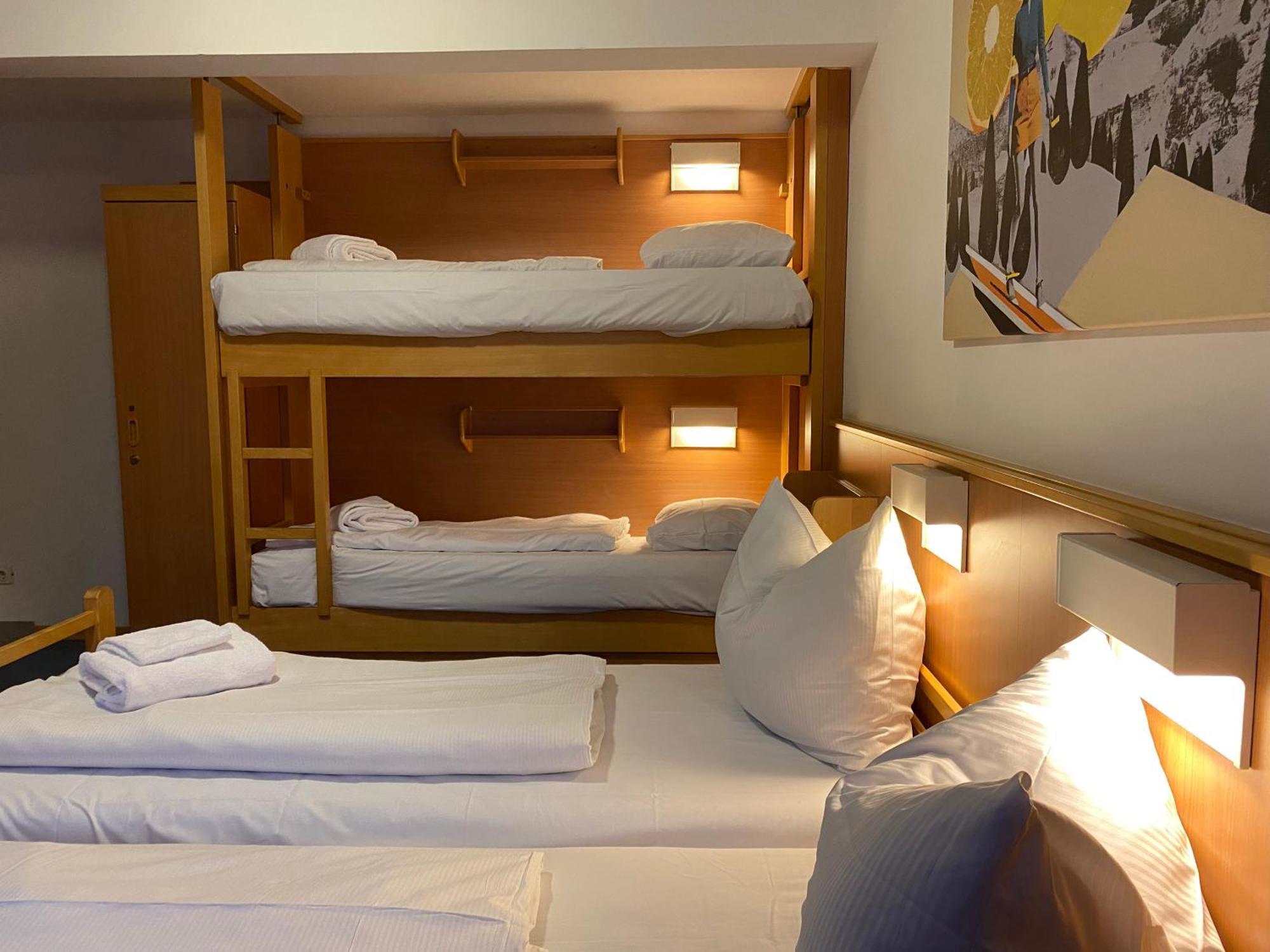 Twenty Seven City Hotel 滨湖采尔 外观 照片